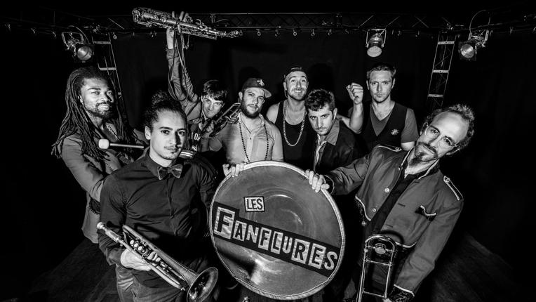 LES FANFLURES BRASS BAND